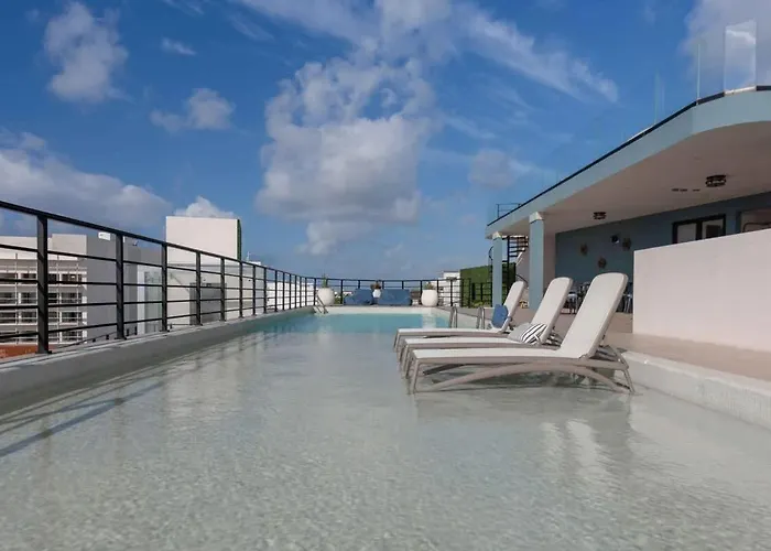 W Rooftop Ocean Views Near *